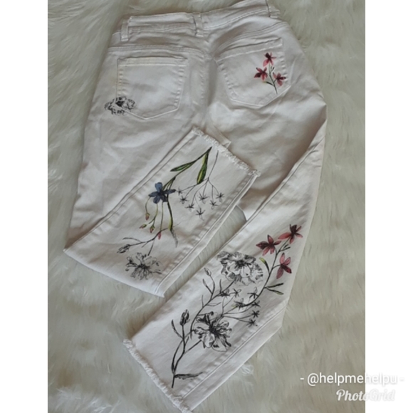 TAKE 1/2 OFF Nanette Lepore Floral Straight Jeans - Picture 4 of 14